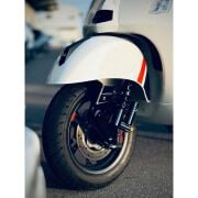 Vespa ET2-ET4-LX-​GTS-​GTV-​Primavera-​Sprint Ön Salıncak/Çatal Kapak Alüminyum *Siyah* (2017- ) / ZELIONI