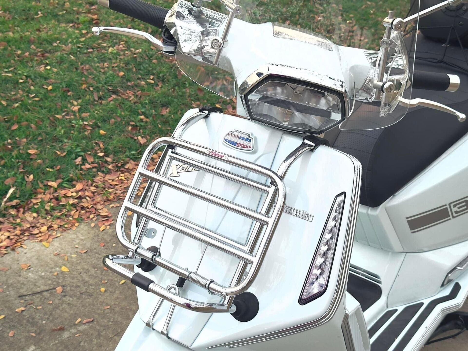 Lambretta X 125-250-300 Ön Taşıma Demiri * Krom* (Sis Farı Montaj Ayaklı) / Friendship