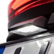 Vespa GTS-GTV Plaka Altlığı  *Ledli* (2023- ) / SIP