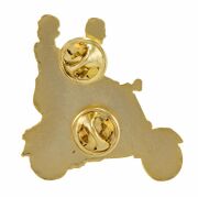 Vespa Couple On Scooter Rozet - Pin / VESPISSIMO